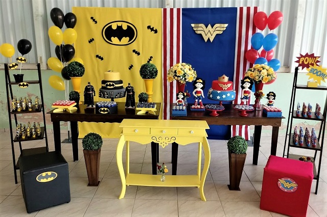 Decoração de Festa Batman e Mulher Maravilha