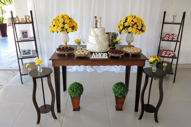 Decoração de Casamento Rústica com Painel de Tecido