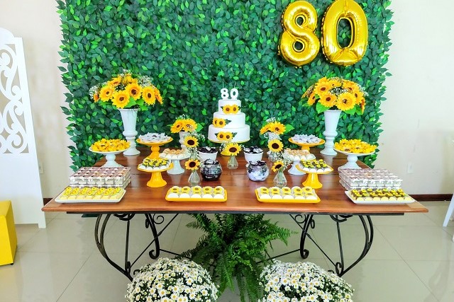 Decoração de Festa 80 Anos Girassol