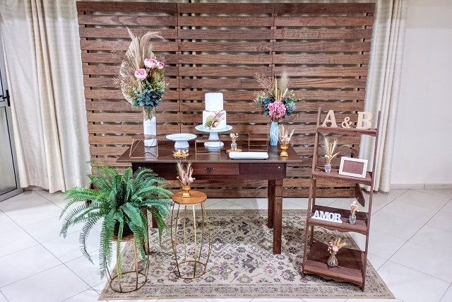 Decoração de Casamento Estilo Boho com Painel de Pallet