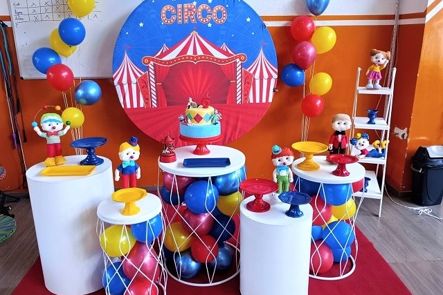 Decoração de Aniversário Tema Circo Mini Table com Cilindros